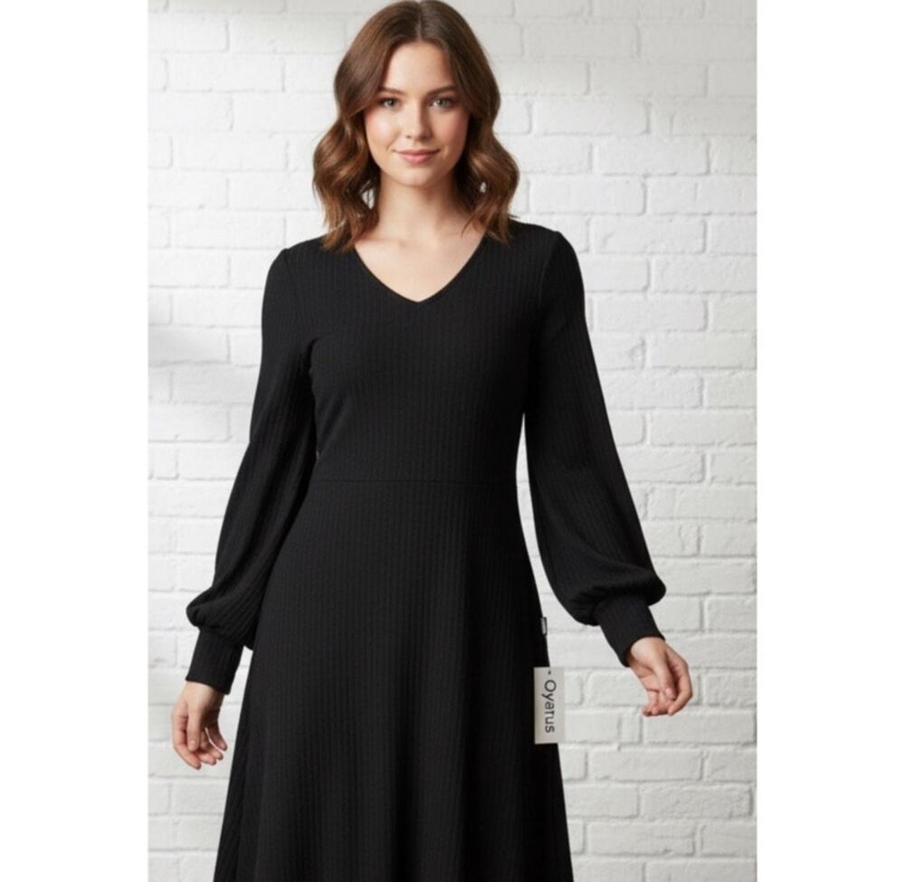 NWT Oyanus 'Fall Lantern' textured/ribbed polyknit dress with bishop sleeves